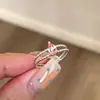 Anillo de Diseño Noble, Elegante y Suave, Exquisito y Sencillo con un Toque de Lujo, Joyería Calada, Anillo de Circonita a la Moda