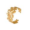 Enigma Pulsera Francesa de Flor con Apertura Ancha Acero Inoxidable PVD Electrochapado Oro Real Moda Exclusiva Transfronteriza
