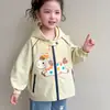 Abrigo para Niñas Primavera 2026 Nuevo Estilo Chaqueta de Dibujos Animados Súper Elegante para Niñas Pequeñas Moda de Principios de Primavera Top
