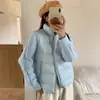 Chaqueta de algodón con bordado de letras patchwork de punto, color contrastante, cuello alto, nueva para invierno, casual, holgada, versátil, chaqueta corta para mujer