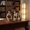Estatueta de Pensador Escavada Cuidadosamente Selecionada para Leitura e Reflexão, Ornamento de Mesa Ecológico de Resina para Múltiplos Cenários, Estético para Contemplação
