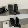 Botas curtas femininas estilo coreano com rebites, novas botas empilhadas, botas para calça de aumento de altura com sola grossa na panturrilha para mulheres