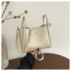 Bolso grande de mujer 2026 nuevo primavera-verano de alta gama para ir al trabajo bandolera tipo cubo bolso de hombro versátil