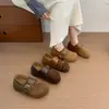 Sandálias Birkenstock de sola grossa, um item essencial para mulheres, com design de bico fechado, perfeitas para uso ao ar livre, e uma nova coleção primavera/outono de 2026 que combina um estilo peculiar e fofo com apelo versátil.