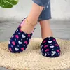 Fabricante Chinelos para Interior e Exterior Antiderrapantes Macios Base Espessada Masculinos e Femininos Casais Chinelos de Algodão Chinelos para Piso de Madeira em Casa Atacado
