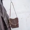 Bolsas de Alta Gama 2025 Nuevo Bolso Cubo de Piel Mate Bolso Cruzado para Mujer Bolso de Mano para Mujer Bolso Versátil de Nicho para Mujer