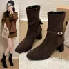 Botines de otoño para mujer color café con tacón grueso y punta cuadrada, estilizados, retro, versátiles, elegantes y a la moda 2026