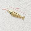 Pingente Geométrico Peixe Koi com Banho de Ouro Real 14K Retentor de Cor Acessórios para Pulseira Colar Brincos de Joias Feitas à Mão DIY