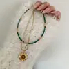Colar Feminino Vintage Verde Peacock com Cristais e Pérolas de Água Doce Estilo Mori Sobreposto Elegante Corrente de Clavícula com Contas de Alta Qualidade