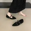 Sapatos Mary Jane com estampa de leopardo estilo retrô para mulheres, que aumentam a altura, novo modelo outono 2026, adequados para combinar com saias, sapatos de salto único elegantes estilo coreano