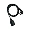 Los fabricantes suministran cable de alimentación de tres conductores de norma nacional enchufe acodado + cable de alimentación con enchufe extendido