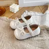 Sapatos de couro estilo coreano para meninas 2026 primavera e outono novos sapatos de balé infantis com solas macias, sapatos versáteis de laço de princesa