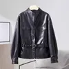 Jaqueta de Couro Genuíno Estilo Wang Luodan para Mulheres, Novo Modelo 2026, Cintura Marcada, Emagrecedora, Gola Alta, Jaqueta Curta de Pele de Ovelha com Acabamento Óleo-Cera