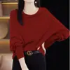 Novo suéter feminino de caxemira para outono e inverno com gola solta e mangas morcego, pulôver de lã tricotado de caimento solto com um design estiloso