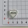 Accesorios de Joyería Coloridos Pequeños de Fragancia Corazón Miu Materiales Hechos a Mano DIY Funda de Teléfono Agujero para Broche Accesorios para Zapatos Venta al por Mayor