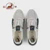 Sapatos masculinos genuínos Gongyang, novos sapatos masculinos respiráveis de outono, tênis esportivos casuais de malha, sapatos masculinos para trilha e escalada ao ar livre