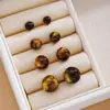 Nuevo Juego de Pendientes de Estilo Europeo y Americano con Rayas Trenzadas, Diseño Retro Geométrico, Sensación Simple y de Alta Gama, Juego de Pendientes de Botón de Nueve Piezas para Mujer