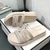Chinelos de Verão Gaomeilun Wooohu Novos com Solado Grosso para Mulheres, Design Estiloso com Strass Brilhantes, Sandálias de Praia Antiderrapantes