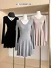 Novidades para o Outono! Deslumbrante Vestido Base de Tricô de Manga Longa que Marca a Cintura para Mulheres, Vestido Longo Petite para o Início do Outono