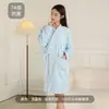 Bata de Baño de Terciopelo de Burbujas con Cuello en V, Fuerte Absorción de Agua, Secado Rápido, Bata Portátil para Bañarse, Bata de Terciopelo Coral Suave y Engrosada para Mujer