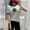 2024 Verão Estilo Tweed Camélia Bordado com Lantejoulas Malha de Seda Manga Curta Gola Redonda Camiseta Pulôver Top