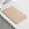 Alfombrilla acolchada minimalista de forro polar coral para baño, alfombra antideslizante para la entrada del baño, alfombrilla para los pies para el dormitorio