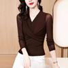 Camiseta Morada de Seda con Cuello en V y Manga Larga para Mujer Primavera y Otoño Nueva Moda Diseño Versátil Estilo Entallado Camiseta Base Top