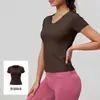 Top Esportivo Novo Estilo Cor de Pêssego com Decote V Verão Respirável Slim-fit Camiseta Fitness para Mulheres Corrida Casual Estilo Básico Roupa de Yoga