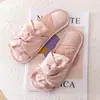Pantuflas de Seda Estilo Japonés Lazo para Mujer Hogar Interior Verano Antideslizantes Suela Suave Estilo Primavera y Otoño Primera Base