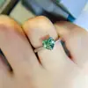 Anillo clásico en forma de corazón verde de moissanita anillo de amor verde de diamante Moisan anillo de diamante de color al por mayor anillo de diamante de color al por mayor con certificado