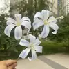 Lirio dorado de 3 cabezas con costillas fundidas, flor artificial, dalia falsa para decoración de bodas y hogar, al por mayor