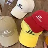 Boné de Baseball Bordado Rasgado Estilo Hip-hop Americano Feminino Verão 2024 Novo Estilo Mostra Rosto Aba Pequena Larga Aprofundado
