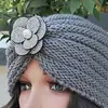 Gorro de Punto de Camelia Europeo y Americano con Pedrería y Perlas, Gorro de Poner, Gorro Turbante, Gorro de Lana Cálido de Otoño e Invierno Transfronterizo