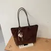 Bolso de mano de gamuza a la moda para mujer, nuevo estilo 2026, bolso tote para el trabajo, bolsa de almacenamiento, bolso de viaje portátil, bolso de axila marrón