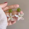 Pendientes de Flor Verde Veraniegos Potenciadores de Blancura para Mujer, Diseño de Nicho, Estilo Bosque, Pendientes Versátiles de Verano Que Hacen Que la Cara Se Vea Más Pequeña
