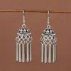 Aretes de Estilo Exótico de Venta Caliente Retro Literario Clásico Dignificado Ganchos para la Oreja Versátil Hueco Moda Borla Colgantes