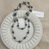 Colar leve e luxuoso com pérolas de alta qualidade combinando com cores empilhadas para mulheres, novo design popular de nicho, colar de corrente de clavícula