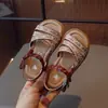 Sandalias para Niñas 2026 Verano Nuevos Zapatos para Niños Zapatos de Princesa Estilo Coreano Lazo Suela Plana Antideslizante Zapatos de Playa para Niños