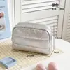 Bolsa de maquiagem acolchoada simples de cor sólida, leve e portátil para viagens, bolsa de mão versátil, necessaire multifuncional à prova d'água
