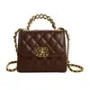 Bolsa infantil de venda quente transfronteiriça menina 2026 moderna versátil padrão diamante bordado com linha bolsa quadrada pequena bolsa transversal mini com corrente
