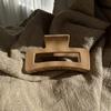 Horquilla elegante de estilo francés esmerilado para mujer, para otoño e invierno, con forma de tiburón, para la parte posterior de la cabeza, con forma de disco, pinza para el pelo, pinza de placa grande, accesorios para el cabello de celebridades de Internet.