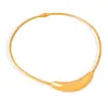 Nuevo collar de acero de titanio con superficie fotosensible avanzada, moda personalizada de lujo ligero transfronteriza, joyería creativa de nicho, joyería de temperamento simple para mujeres