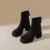 Botines de tacón alto para mujer, nuevo estilo de moda primavera/otoño 2026, elegante diseño coreano, adecuados para mujeres menudas, con tacones gruesos, material elástico y efecto adelgazante, disponibles en tallas grandes