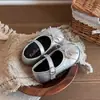 Zapatos de Cuero para Niñas 2026 Primavera/Otoño Nuevos Zapatos de Princesa con Lazo para Bebé Estilo Coreano Mocasines de Suela Suave para Niños Pequeños/Medianos Modernos