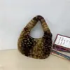 Moda Nova Outono 2026 Transfronteiriça Bolsa Versátil Grande Capacidade Casual Fofa Pelúcia Estilo Coreano Bolsa de Ombro de Mão