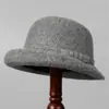 Sombrero Pequeño Gris de Lujo con Borde Enrollado de Lana para Mujer, Sombrero de Pescador de Moda para Otoño e Invierno que Adelgaza el Rostro, Sombrero de Fieltro para Hija en el Extranjero