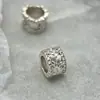 Pingente Cilíndrico Irregular com Textura de Espiga de Trigo Borboleta Nicho Estilo Xiaohongshu, Pequeno e Versátil, Moderno, Dropshipping de Peça Única