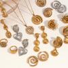 Collar espiral de personalidad temperamento transfronterizo de Europa y Estados Unidos acero inoxidable chapado en oro de 18K concha micro engastado aretes anillo mujeres