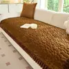 Almofada de Sofá de Flanela Estilo Creme 2026 Novo Outono/Inverno Pelúcia Espessa Tecido Reto para Capa de Sofá Venda por Atacado
