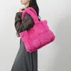 Bolsa de Peluche de Nicho Transfronteriza de Comercio Exterior para Mujer 2025 Otoño e Invierno Nueva Moda Bolsa de Mano de Peluche de Gran Capacidad